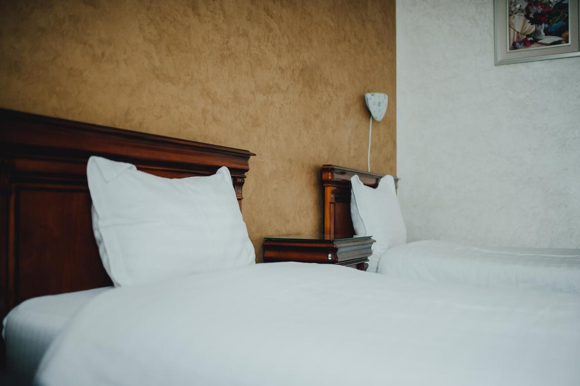 Hotel Bavaria クラヨーヴァ エクステリア 写真