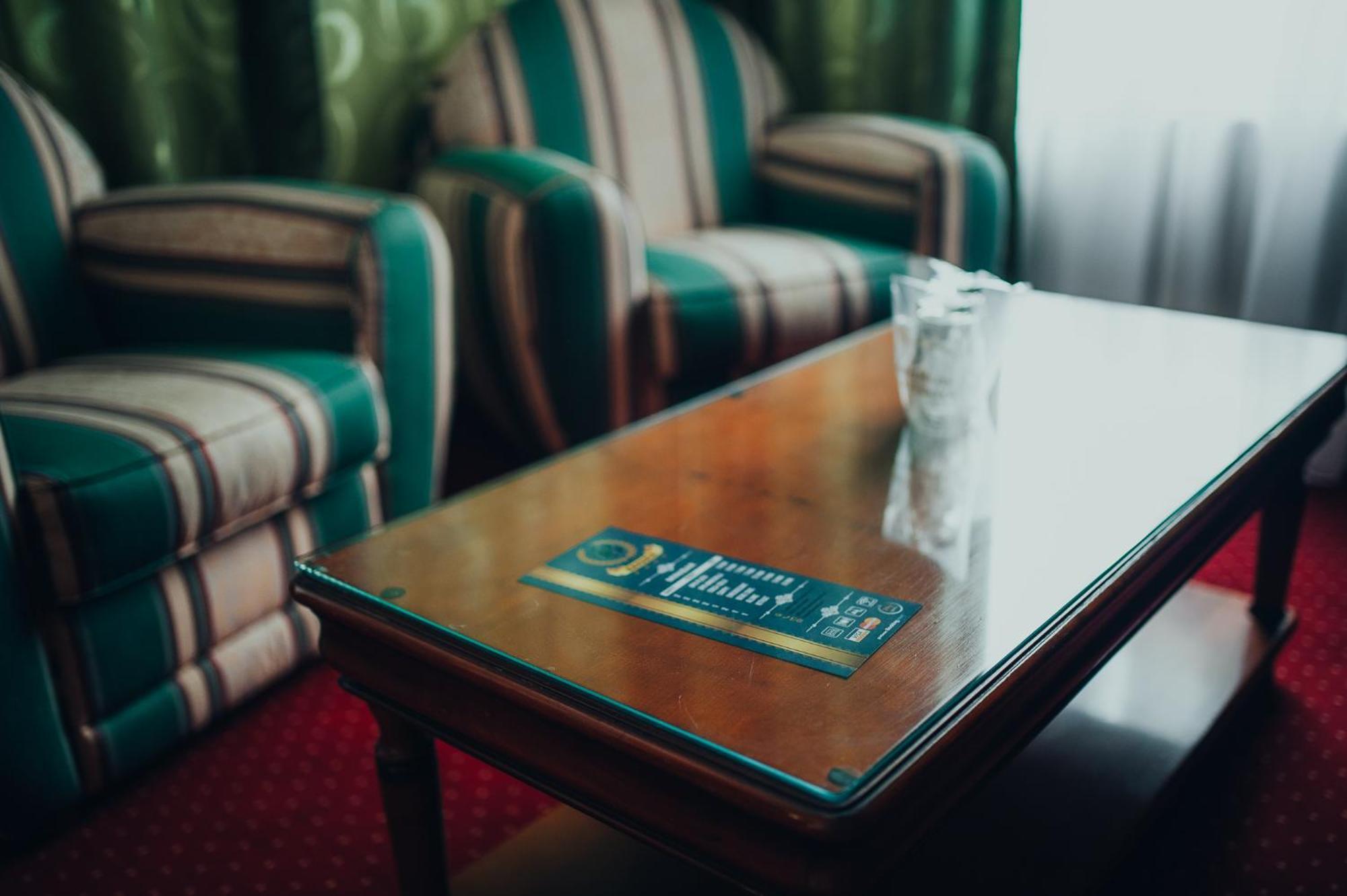 Hotel Bavaria クラヨーヴァ エクステリア 写真