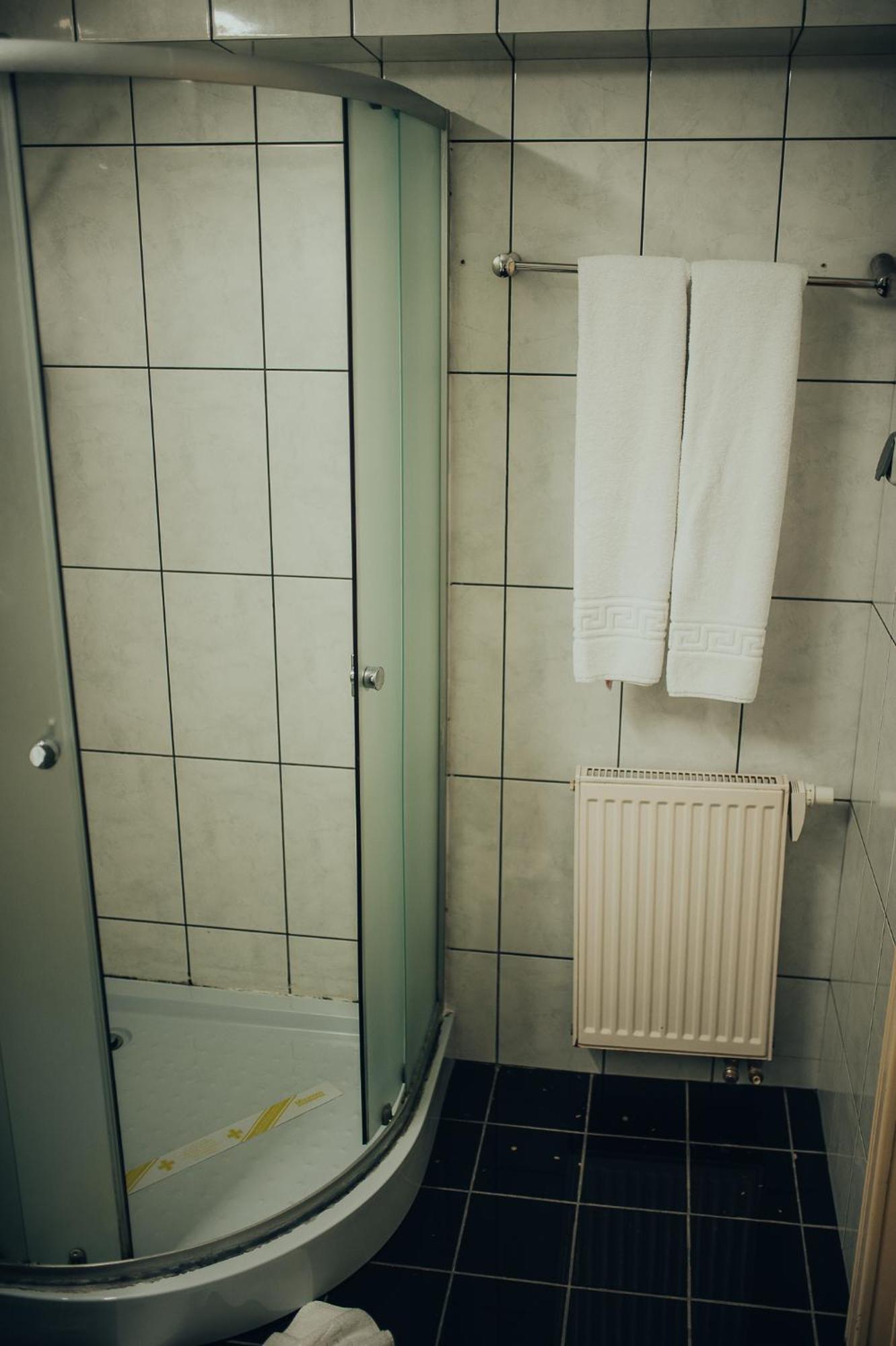 Hotel Bavaria クラヨーヴァ エクステリア 写真